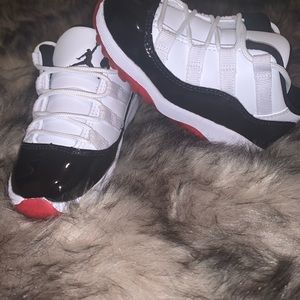 Jordan 11 Retro Low Concord Bred (TD)
